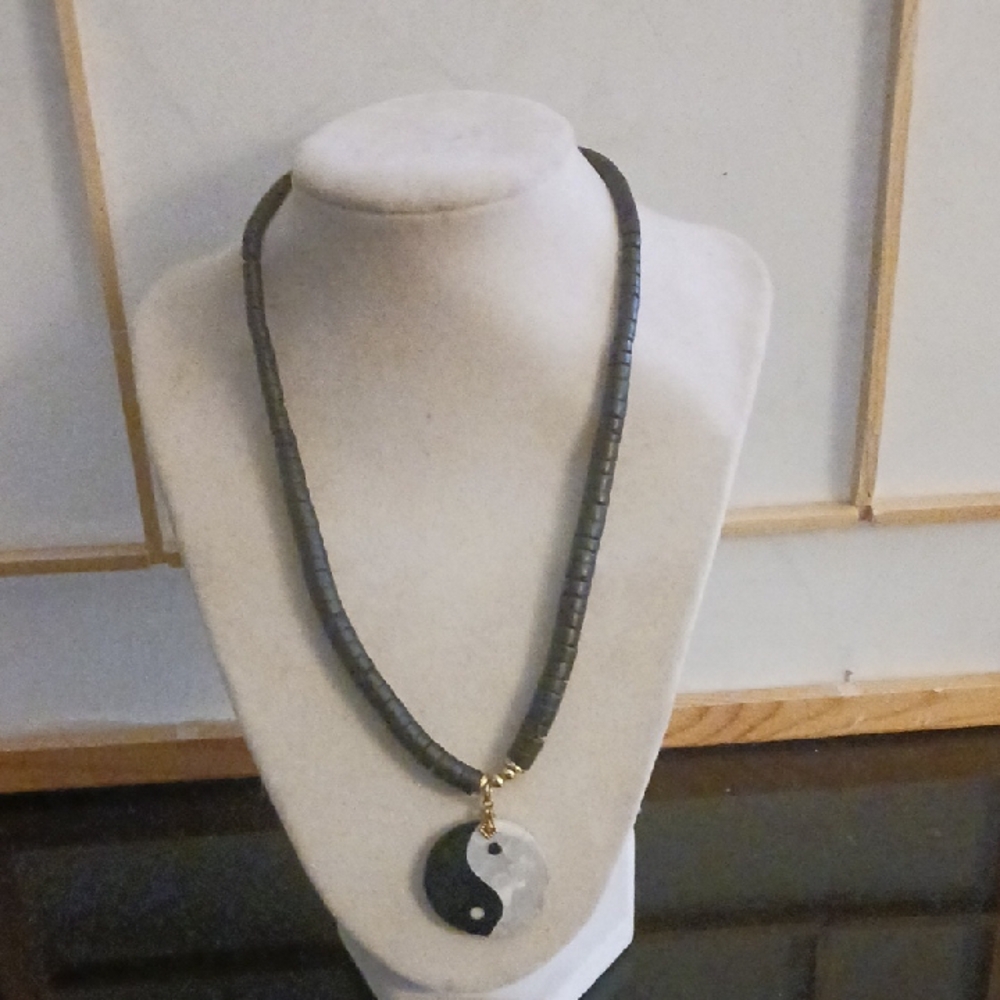 Mother 0f Pearl,& Natural Stone Black Onx 1990's Zen